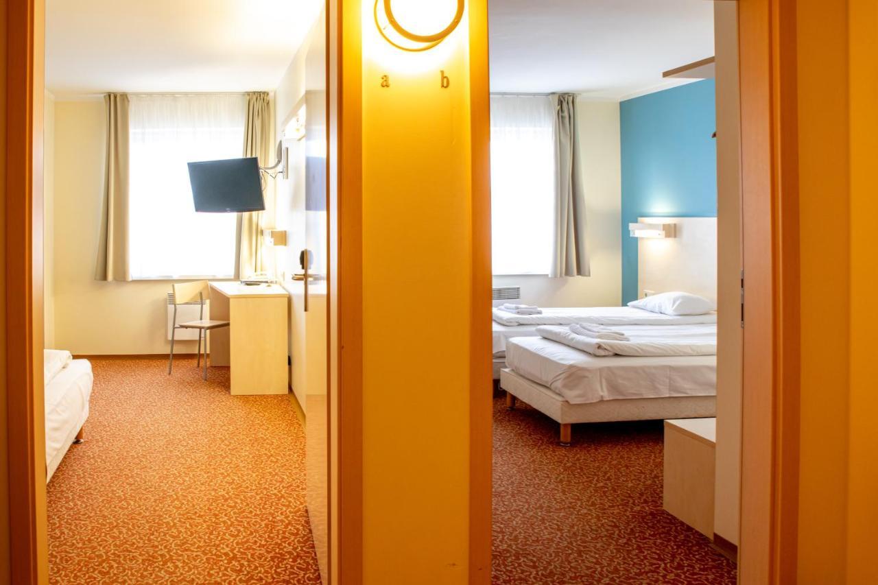 Rija Bauska Hotel Ngoại thất bức ảnh