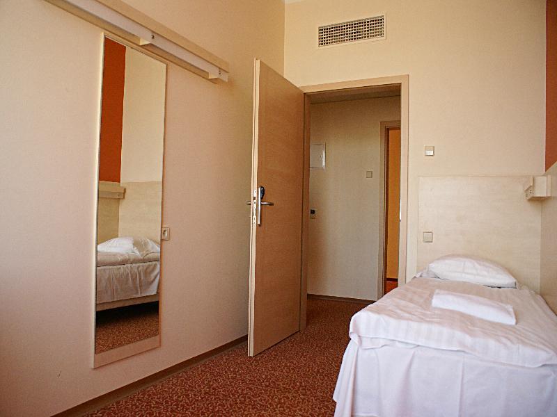 Rija Bauska Hotel Ngoại thất bức ảnh