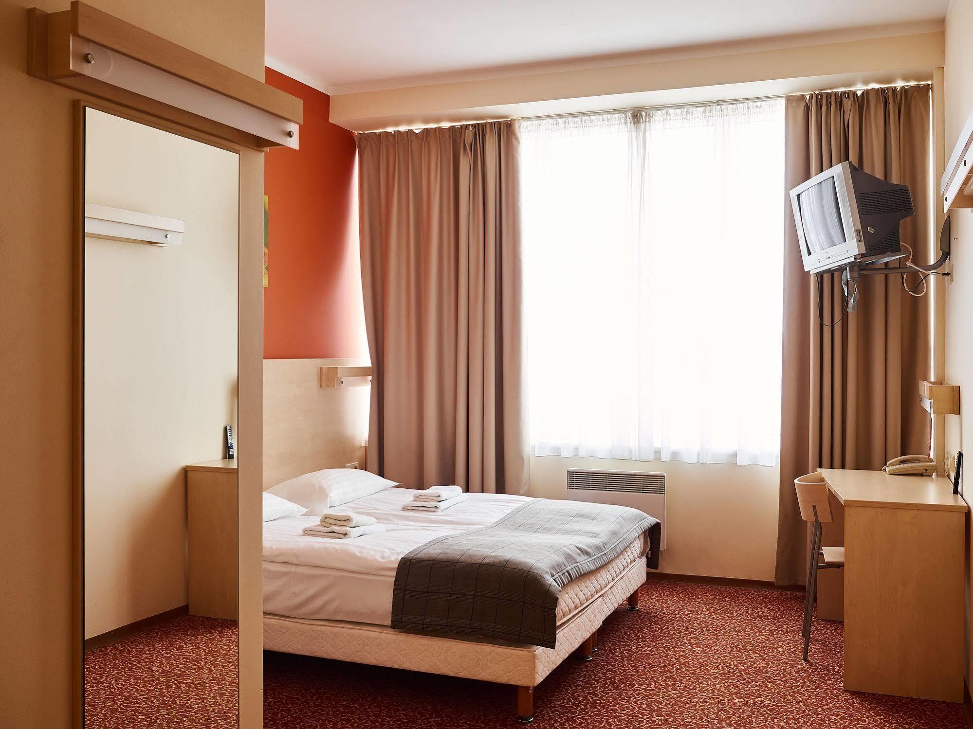 Rija Bauska Hotel Ngoại thất bức ảnh