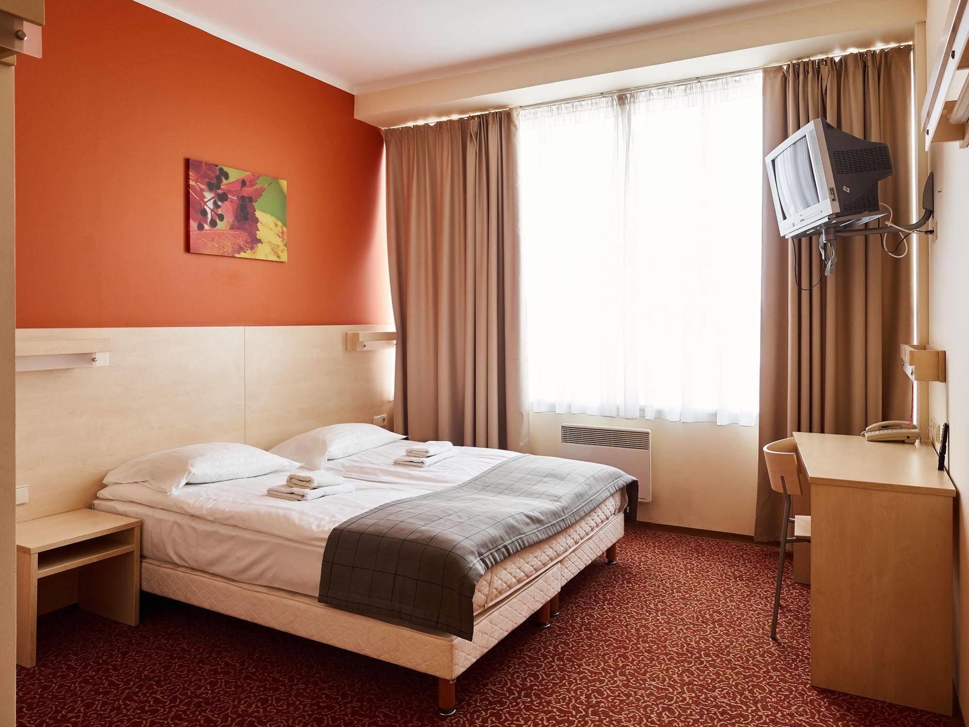 Rija Bauska Hotel Ngoại thất bức ảnh