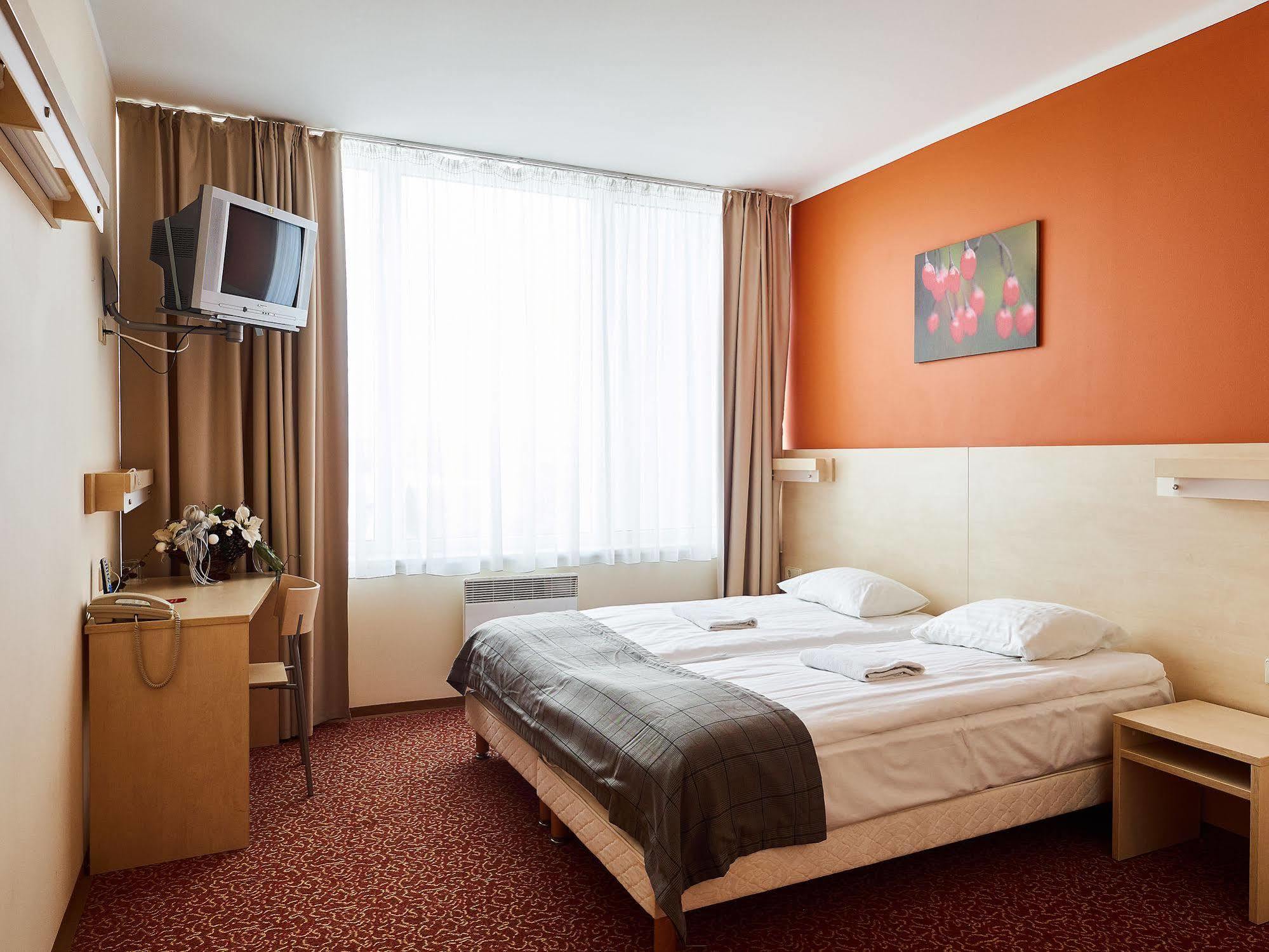Rija Bauska Hotel Ngoại thất bức ảnh