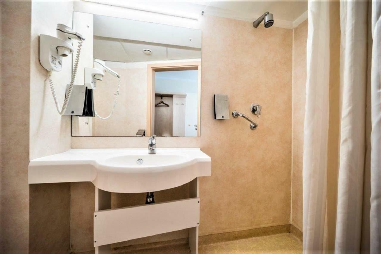 Rija Bauska Hotel Ngoại thất bức ảnh